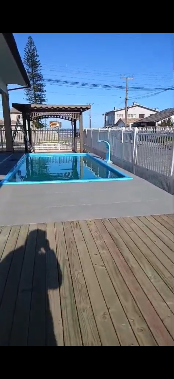 Pool deck